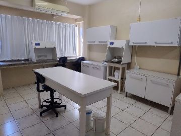 Laborat�rio para produ��o de s�lidos (c�psulas) e lavat�rios 2�piso