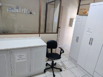 Laborat�rio para produ��o de semi-s�lidos ( parte dermatol�gica) e lavat�rios 2�piso