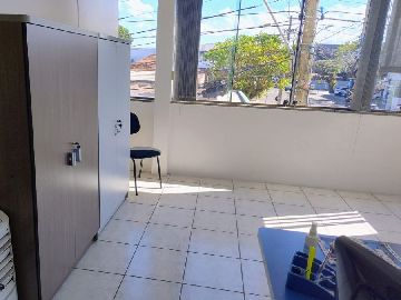 Entrada e Espa�o para confer�ncia/an�lise/equipamentos laborat�rio de Manipula��o 2�piso