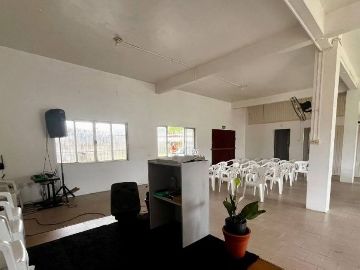 Fortes Im�veis Vende Pr�dio Comercial em Os�rio