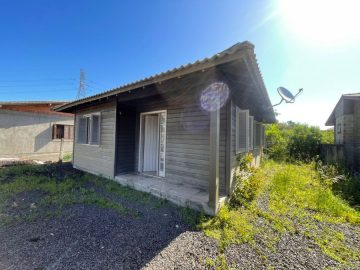 Fortes Im�veis Vende - Casa grande com dois dormit�rios