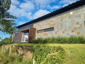 Fortes Im�veis Vende - Casa de Alto Padr�o na Borussia