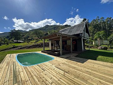 Cabana a Venda em Maquin�-RS, com piscina e acesso ao Rio