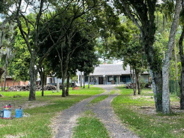 Fortes Im�veis vende - Casa de Alto Padr�o no palmital