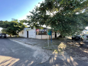 Fortes Im�veis vende - terreno esquina com estabelecimento