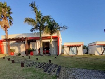 Fortes Im�veis Vende Casa moderna em Residencial no Palmital