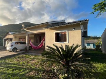 Casa no Aguap�s