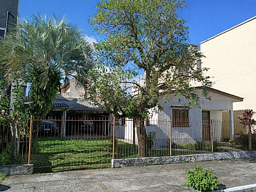 FORTES IMOVEIS VENDE - CASA NO CENTRO