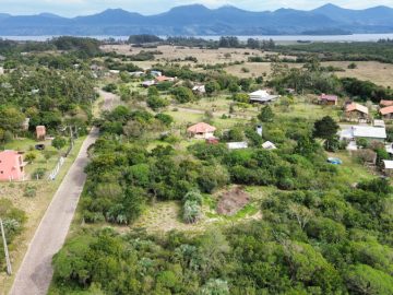 Fortes Im�veis Vende Terreno no Condom�nio Jardim da Lagoa