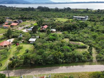 Fortes Im�veis Vende Terreno no Condom�nio Jardim da Lagoa